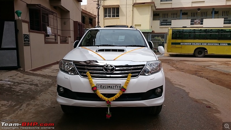 Review: 1st-gen Toyota Fortuner-front.jpg