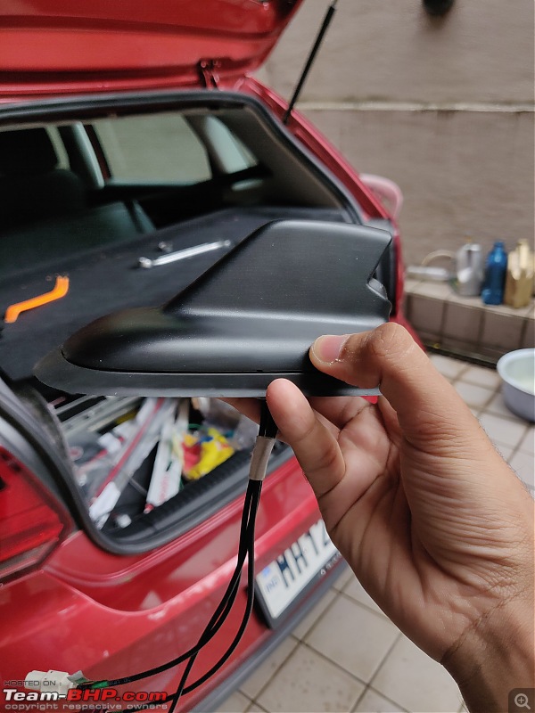 VW Polo DIY: Installing the OEM sharkfin antenna - Team-BHP
