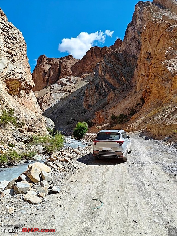 Kia Carens 1.4L Petrol Manual | Ownership Review | 20,000 kms up!-kargil-leh2.jpg