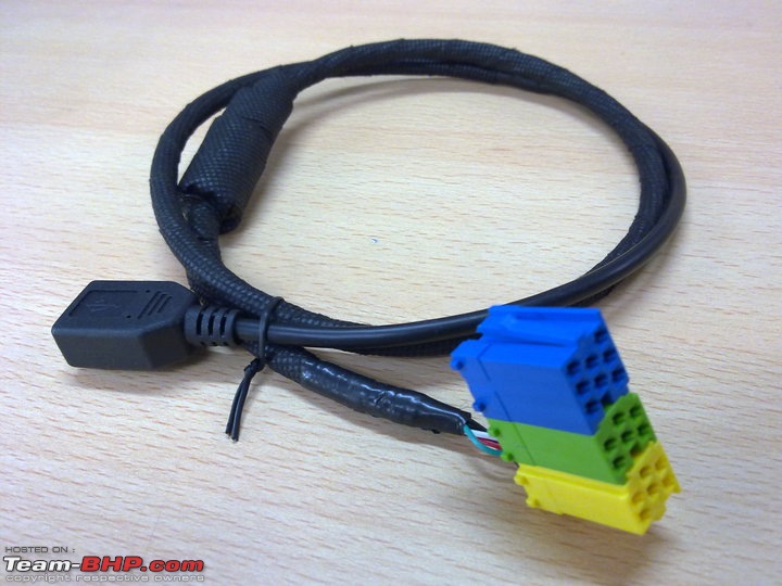 Review: 1st-gen Ford Figo (2010)-usb-cable.jpg