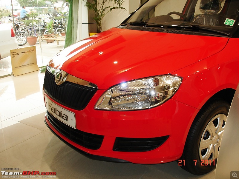 Laal Pari-My new Skoda Fabia Flash Red-dsc01305.jpg