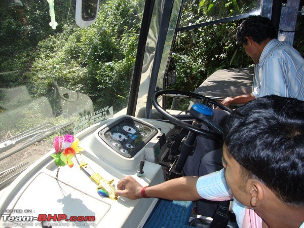 One day dash to Idukki and Cheruthoni-bus6.jpg