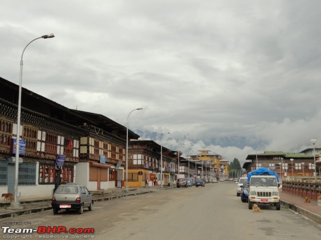 Bhutan : Mountains, Monasteries, Monks and more...-dsc08135-small.jpg