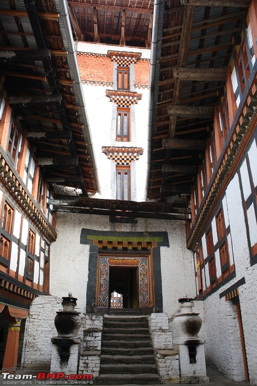 Driving from Kolkata to Bumthang (Bhutan)-jakar-dzong.jpg