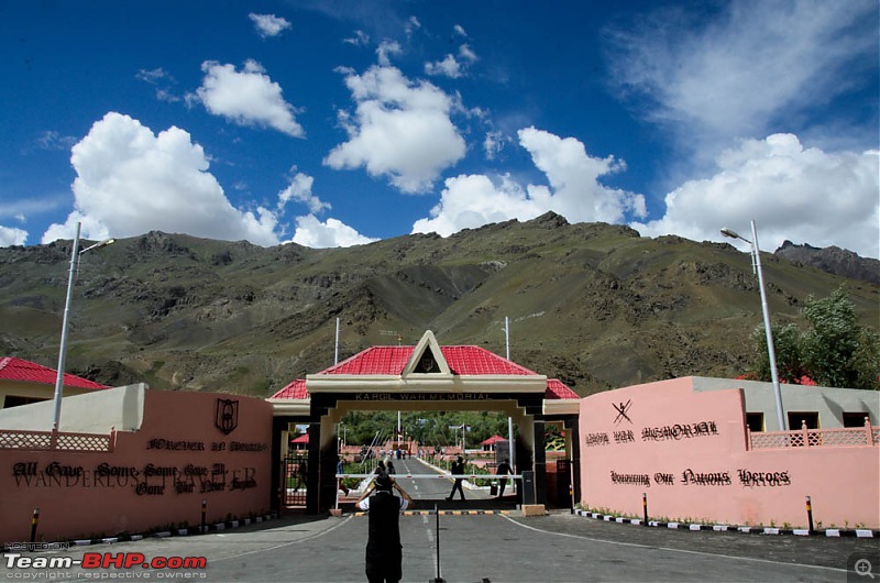 Wanderlust Traveller: Srinagar and Leh in a taxi-suh_3260.jpg