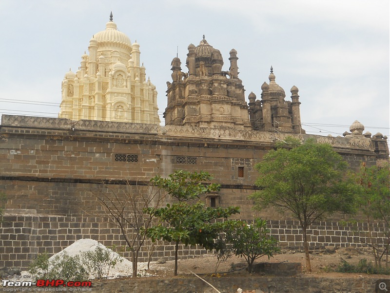 Short Sunday drive to Theur Chintamani & Bhuleshwar Temples-temple-up-close.jpg