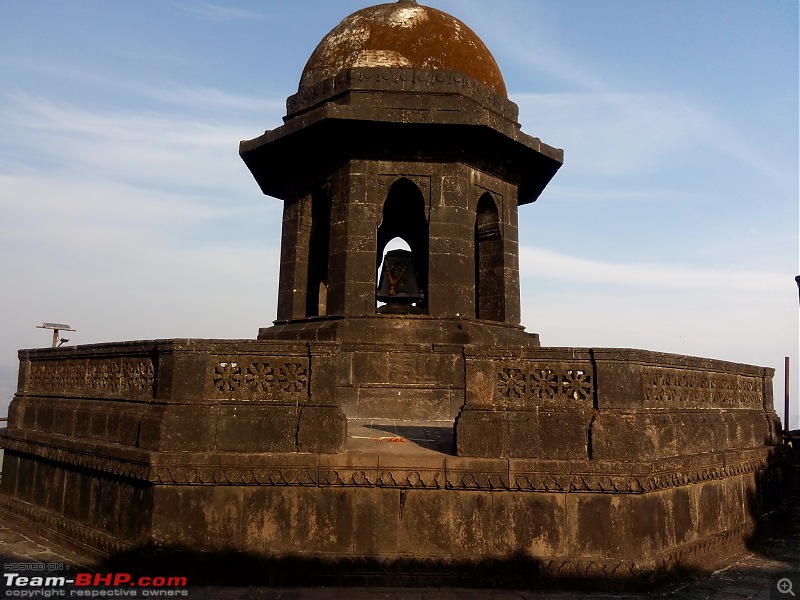 Kille Raigad: A tribute to the Capital Fort of the Maratha Kingdom-samadhi-if-chattrapati-maharaj.jpg