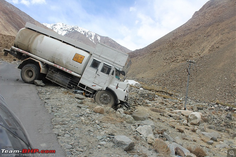 Ladakh: Four Idiots & One XUV500-280.jpg