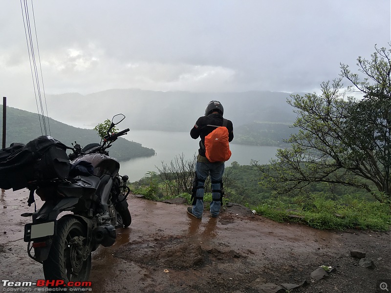 Ride to Lavasa on a couple of Dominars-back.jpg