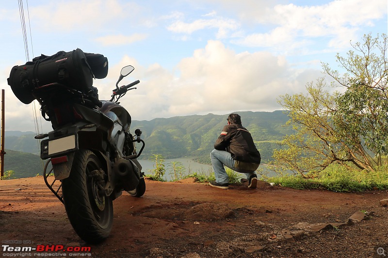 Ride to Lavasa on a couple of Dominars-valley2_c.jpg