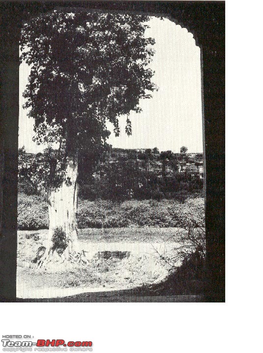 Varsai to Kashi on foot : 1857-59-rani-creamted-here.jpg