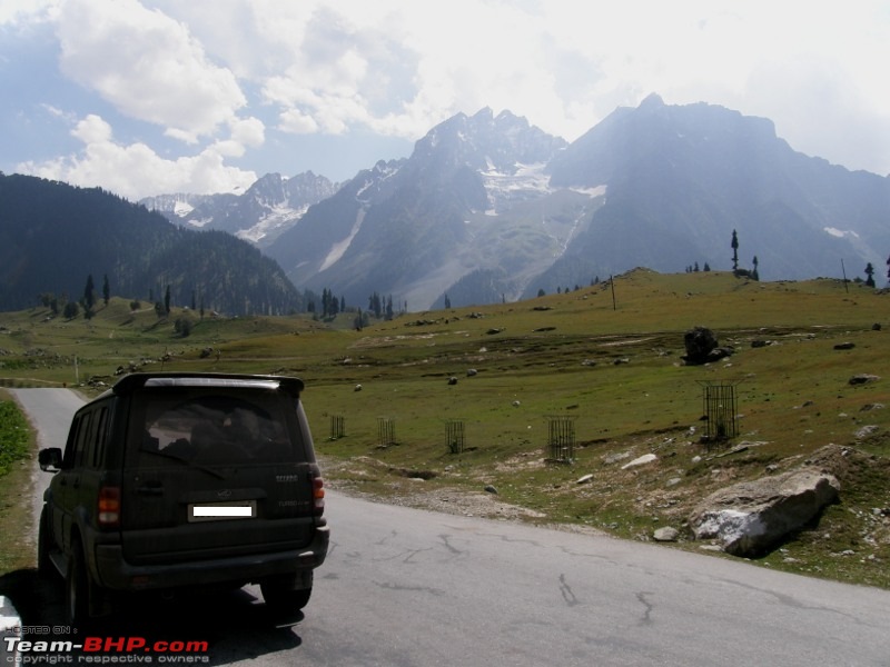 Saying JULAY Bachelor style - Leh 2009-day2-22.jpg