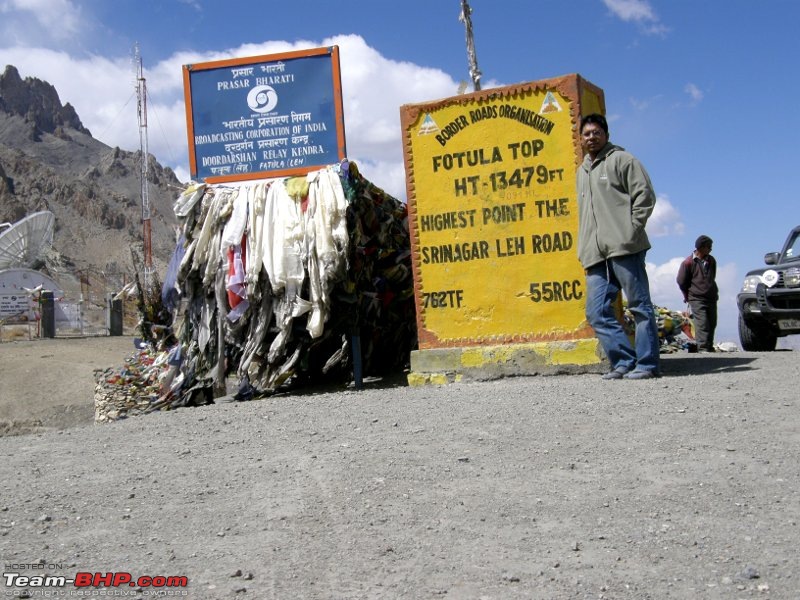 Saying JULAY Bachelor style - Leh 2009-day3-29.jpg