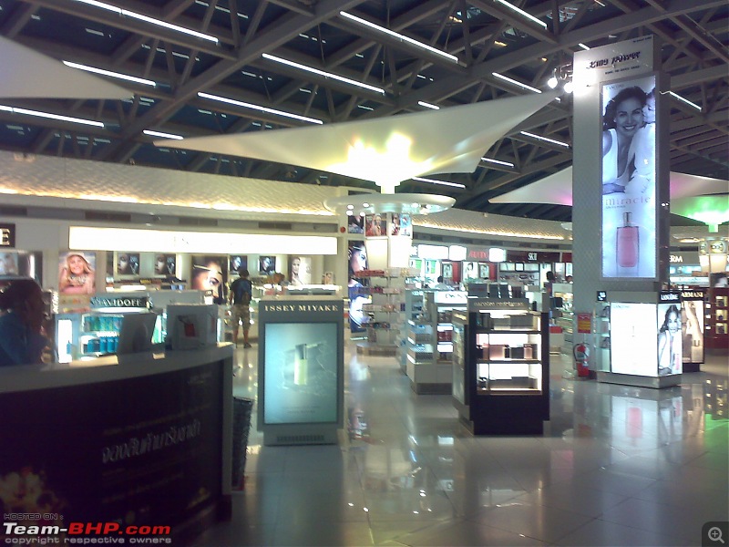 A trip to Taiwan and Bangkok-shopping-area.jpg