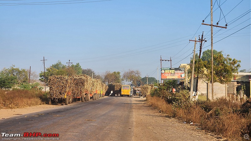 Solo drive to Ajanta-Ellora Caves in a Jeep Compass-02road.jpg