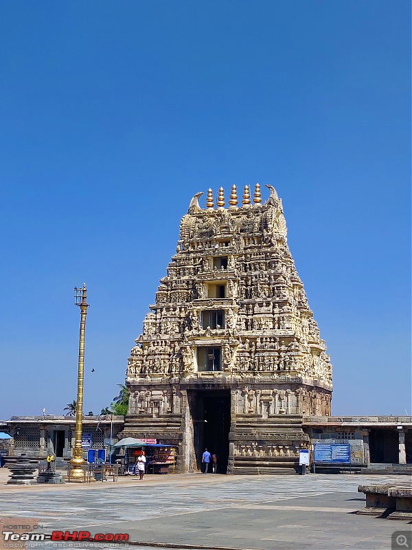 A 'Monument'al trip to South India!-gopuram-belur.jpg