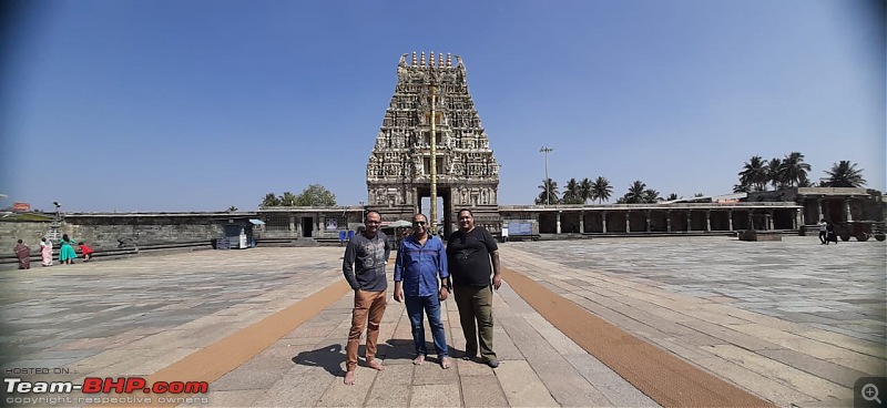 A 'Monument'al trip to South India!-inside-belur.jpeg