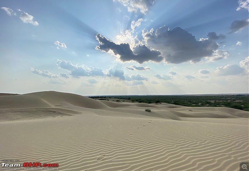 Not so deserted Thar desert: Photolog-img_9965desert-cloud.jpg