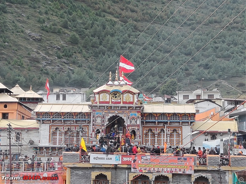 Serene Badrinath in a Toyota Innova Crysta-jai-vishalakshi.jpg