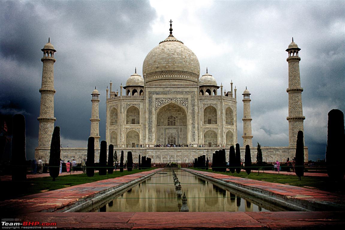 taj mahal in full moon