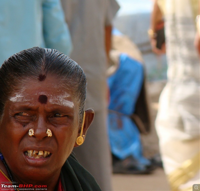 Rustic Tamilnadu - Shenkottai-Thenkasi-Kalladakurichi-Ambasamudram-Kalakkad-she-sitting-there-offering-peek-into-our-future.jpg