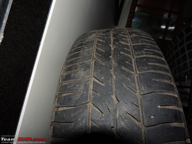 Vista: Upgraded tyre and wheels from 14" to 15"-oldtyretread.jpg