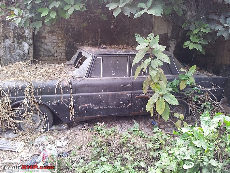 KOLKATA - Cars waiting to be Restored or Scrapped!-w110_190d_2.jpg