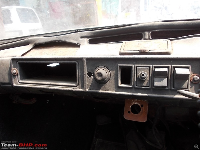 Rust In Pieces... Pics of Disintegrating Classic & Vintage Cars-02272014-jaipur-020.jpg