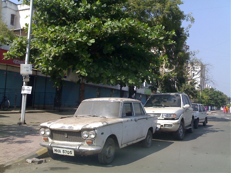 Rust In Pieces... Pics of Disintegrating Classic & Vintage Cars-01.jpg