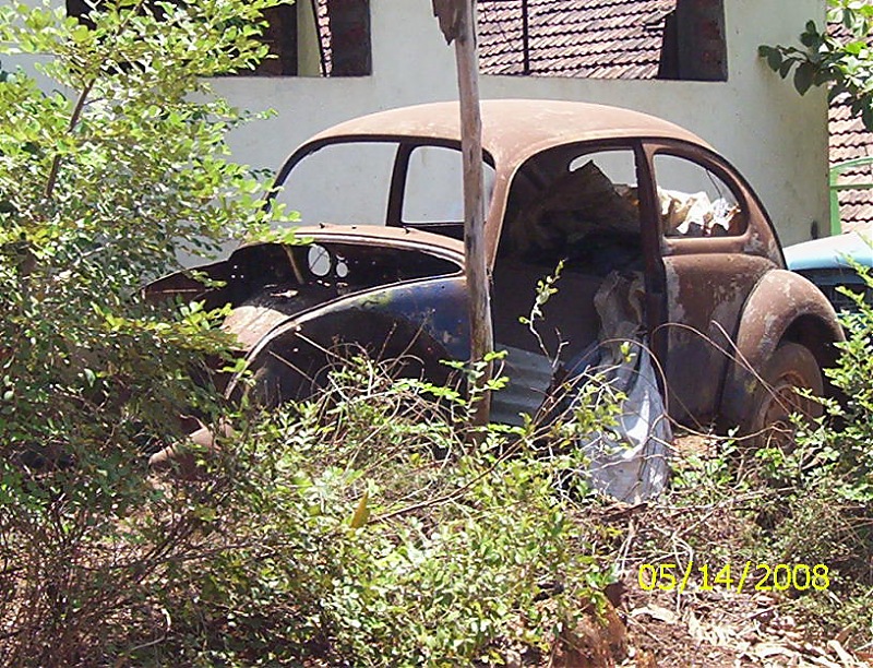 Rust In Pieces... Pics of Disintegrating Classic & Vintage Cars-beetles-002.jpg