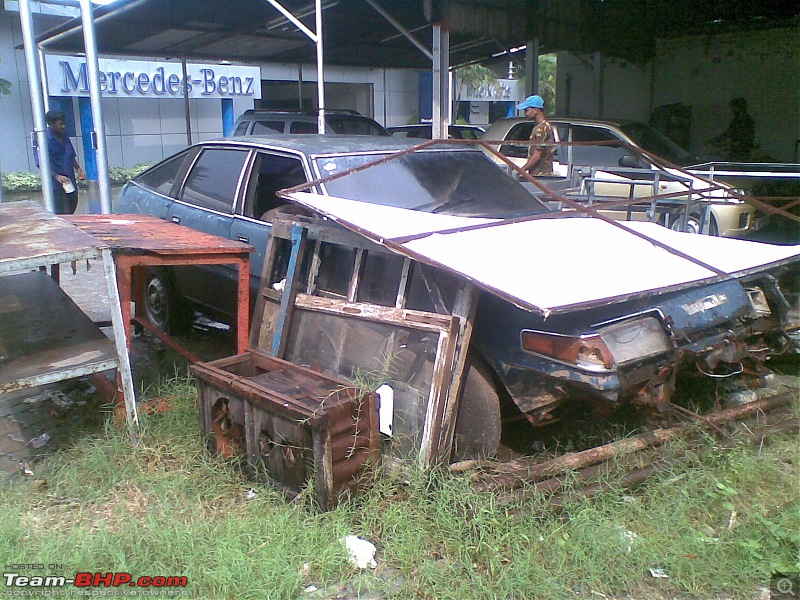 KOLKATA - Cars waiting to be Restored or Scrapped!-abcd0001.jpg