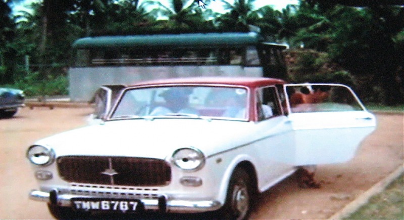 Old Bollywood & Indian Films : The Best Archives for Old Cars-img_5551.jpg