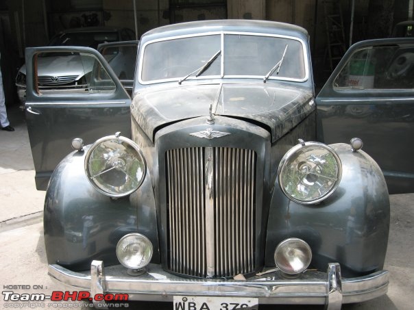 Pics: Vintage & Classic cars in India-5453_119340498567_88785318567_2469682_2638298_n.jpg