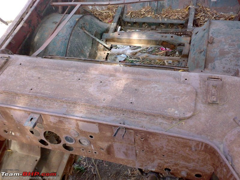 Rust In Pieces... Pics of Disintegrating Classic & Vintage Cars-5.jpg