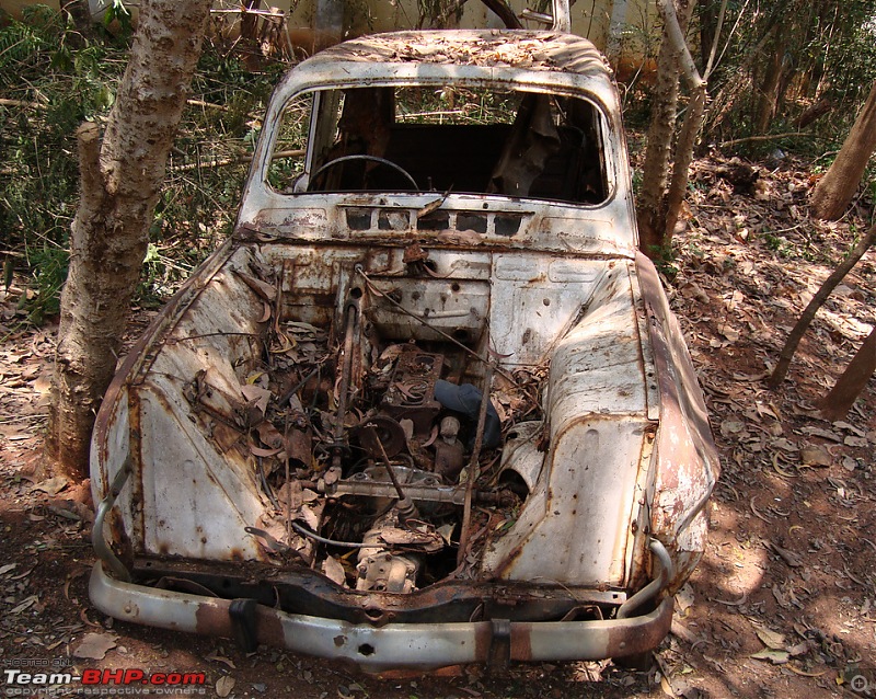 Rust In Pieces... Pics of Disintegrating Classic & Vintage Cars-renjunk01.jpg