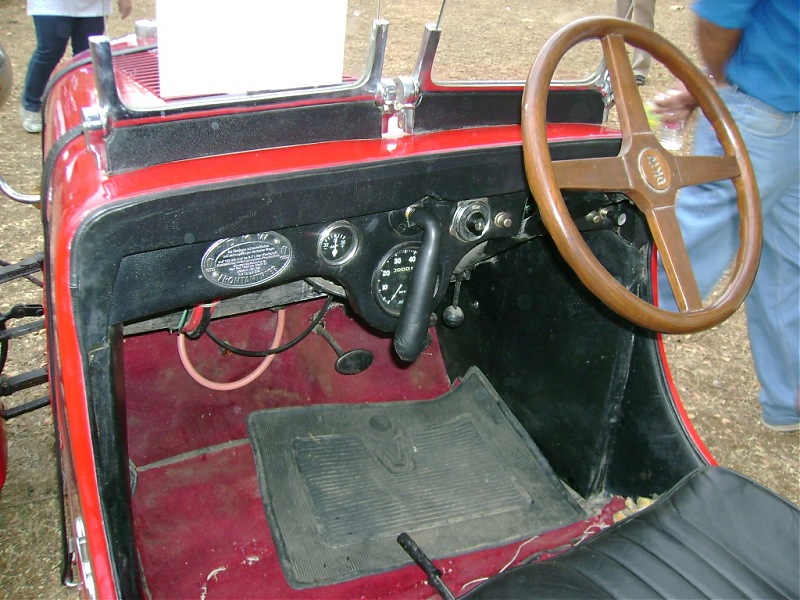 Dashboard Pictures of Vintage and Classic Cars-dsc06838.jpg