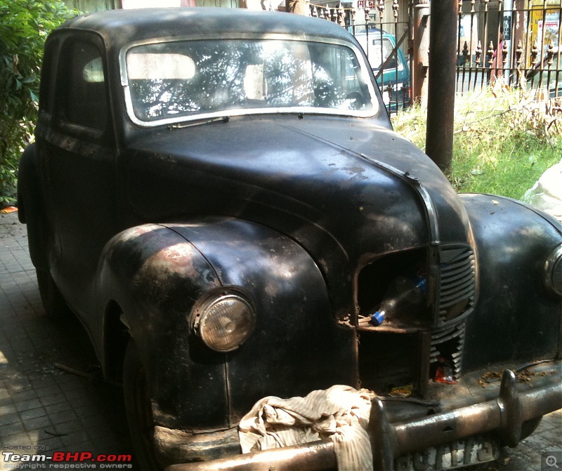 KOLKATA - Cars waiting to be Restored or Scrapped!-img_0401.jpg