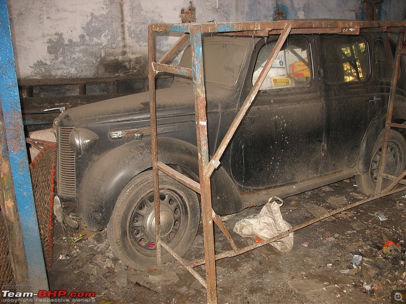 KOLKATA - Cars waiting to be Restored or Scrapped!-2.jpg