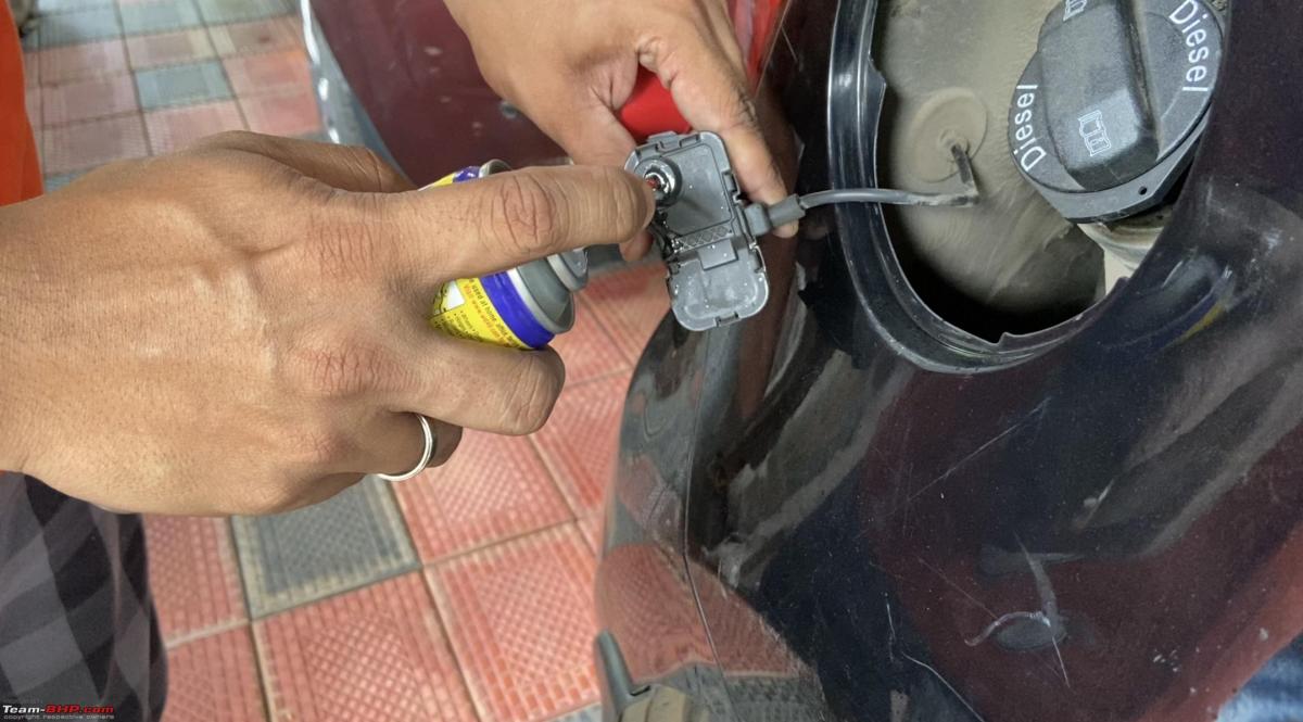 DIY: Adding OE emergency fuel flap release mechanism to the VW Polo |  Team-BHP