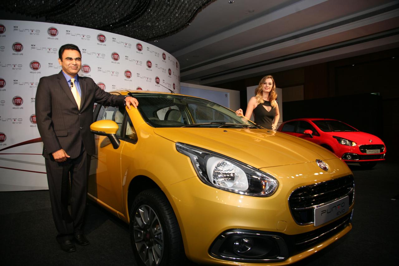 Fiat launches compact car Punto Evo in India at Rs 4.55 lakh - News18