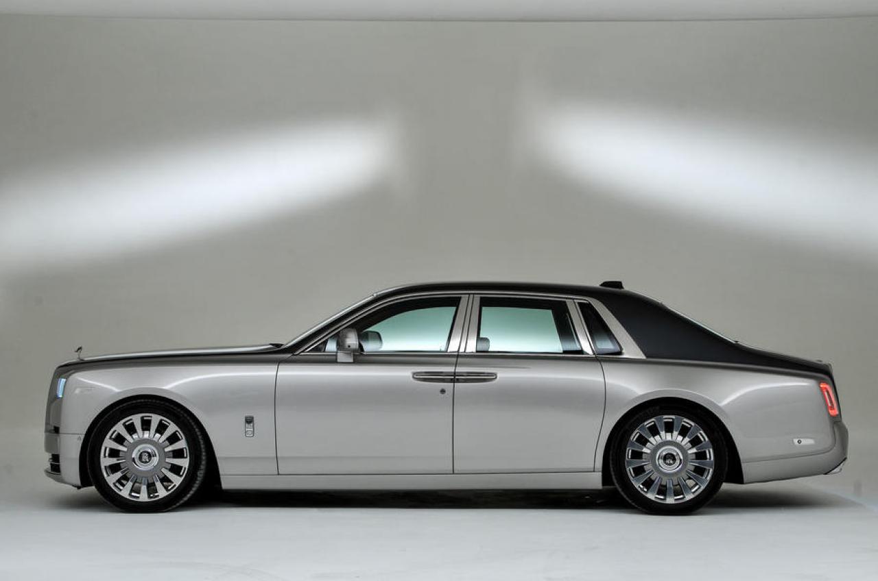 2022 RollsRoyce Phantom Exterior Colors  Dimensions Length Width Tires   Photos  CarBuzz