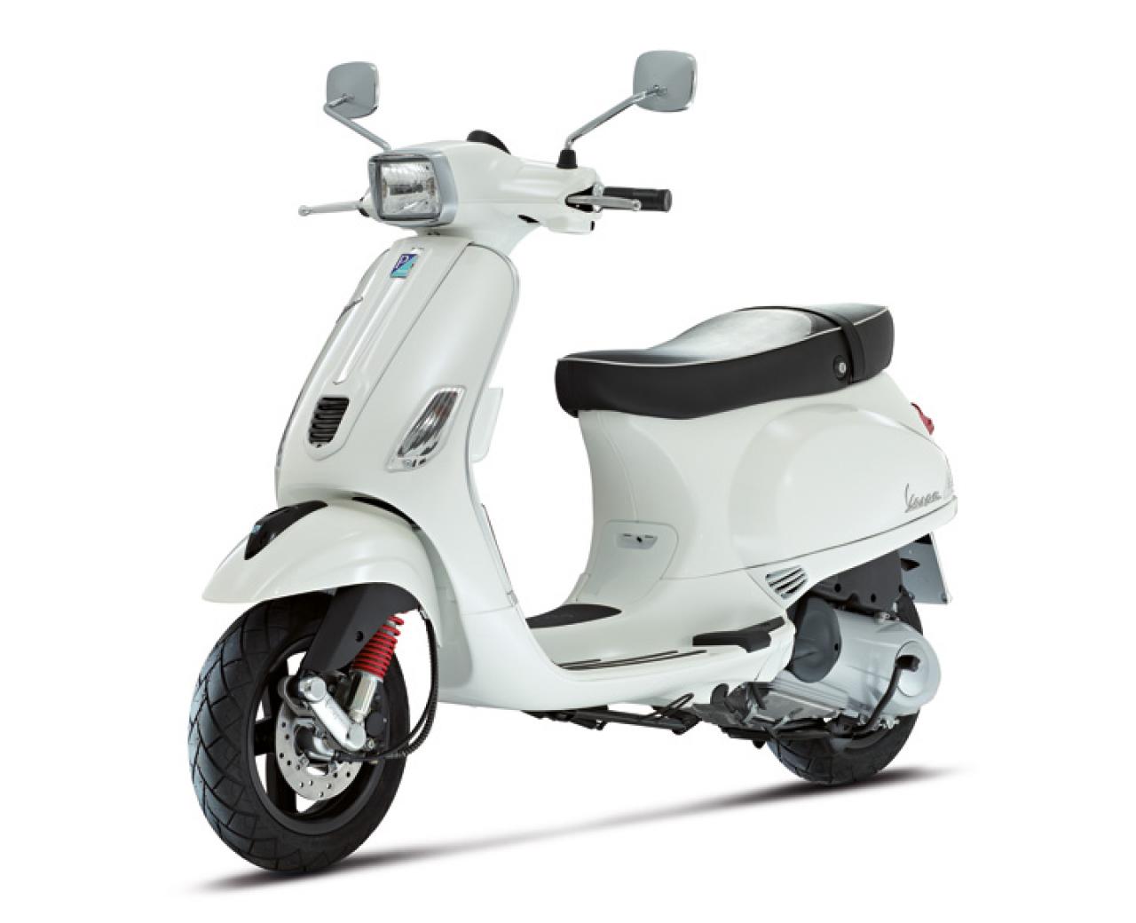 Vespa 946 Emporio Armani edition. Now launched at a whopping Rs. 12.04  lakhs - Team-BHP