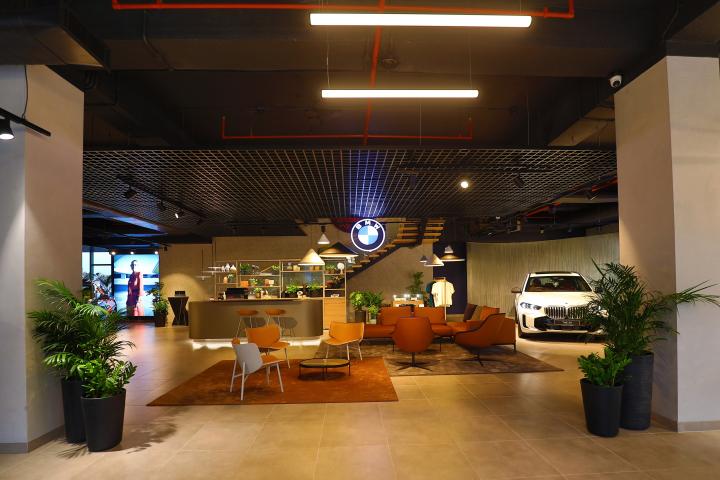 BMW Retail.Next dealerships to sell cars, bikes & MINI under one roof 