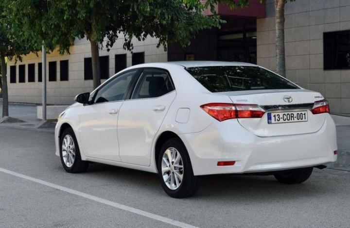 Next-gen 2014 Toyota Corolla spotted testing in India 