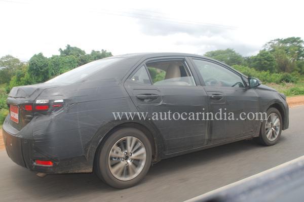 Next-gen 2014 Toyota Corolla spotted testing in India 
