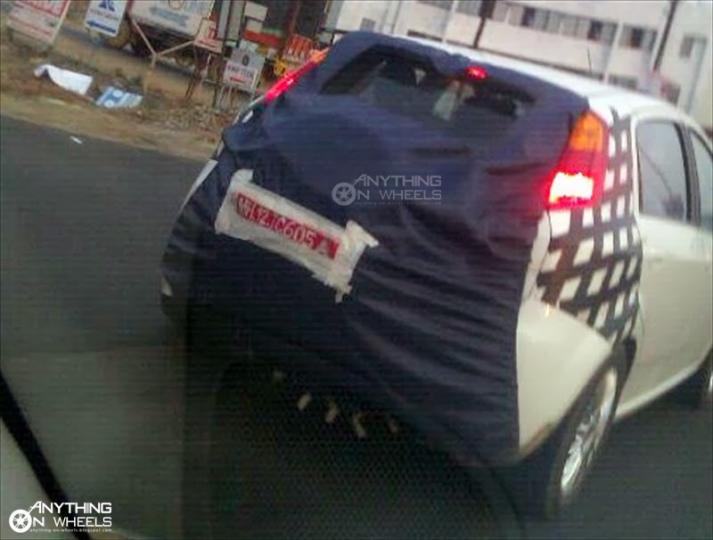 Fiat Punto Adventure spied in India 