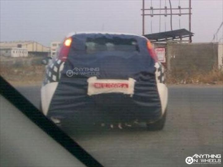 Fiat Punto Adventure spied in India 