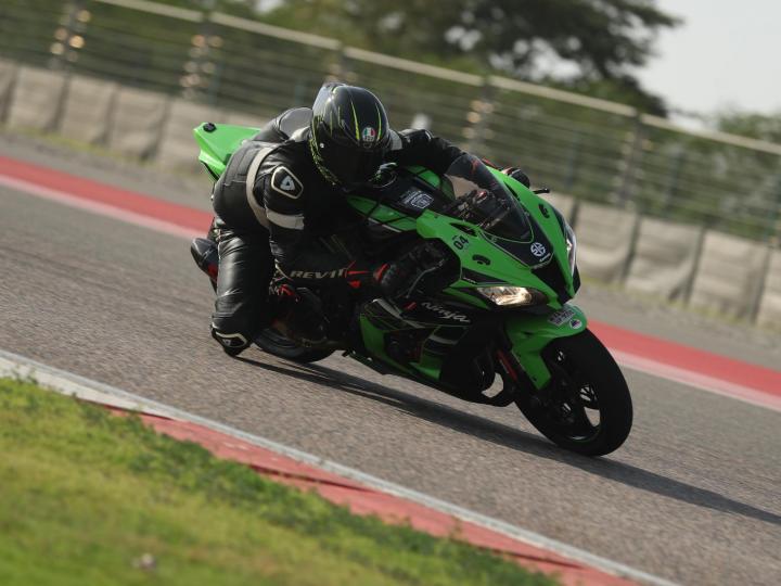 I installed Puig winglets and brake cooling ducts on my Kawasaki ZX-10R 