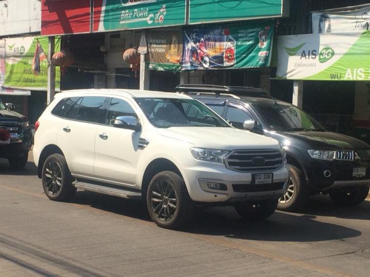 Thailand: Ford Everest (Endeavour) facelift spied undisguised 