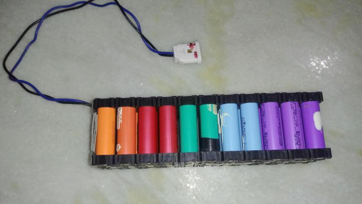 Making a 12-volt portable lithium power station in less than Rs